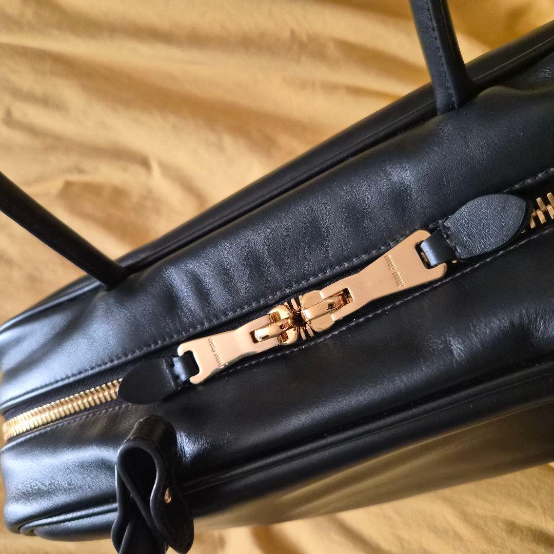 1月19日まで限定値下げ【美品】miu miu レザーボーバック ラージ