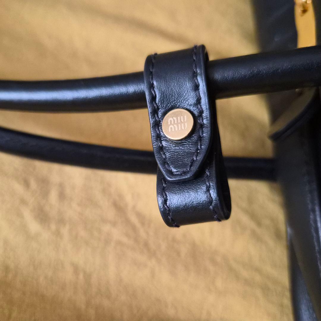 1月19日まで限定値下げ【美品】miu miu レザーボーバック ラージ