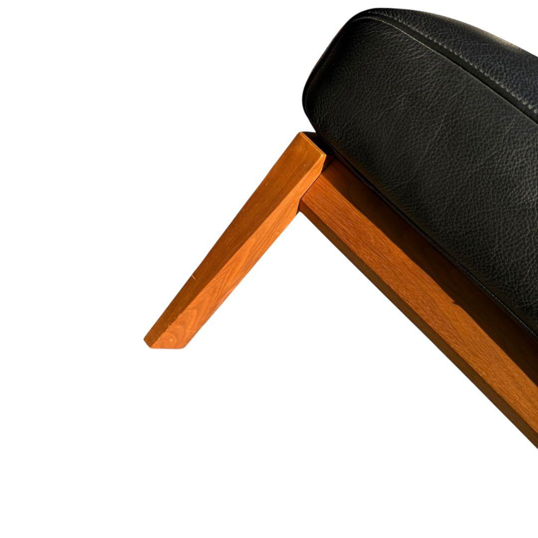 KZ007 カリモク　chitano レザー　オットマン　スツール黒　ブラック