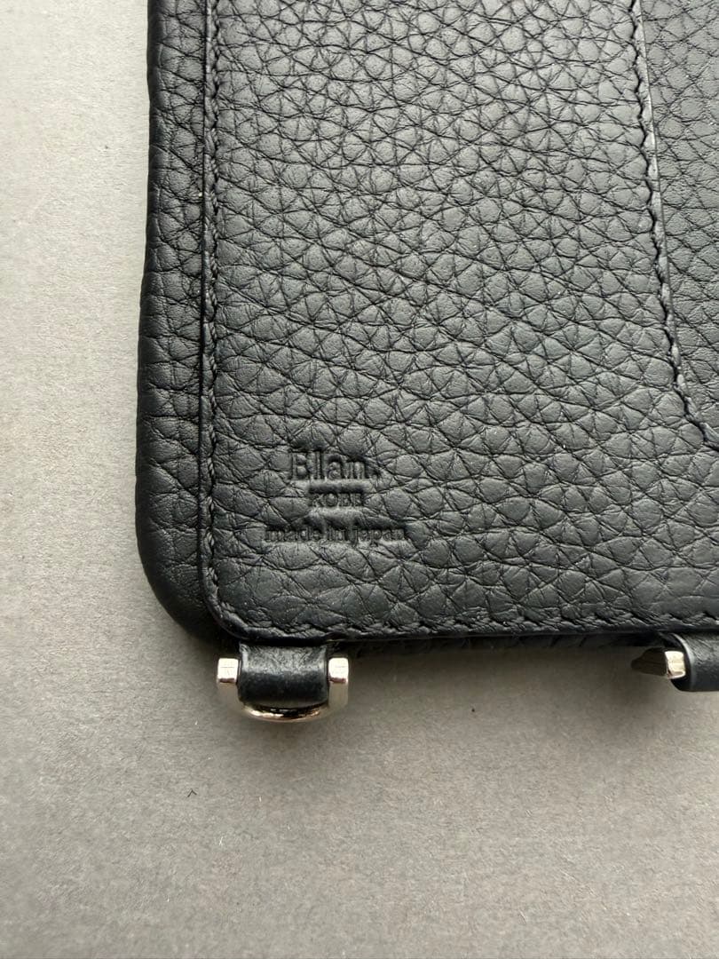 Elan. iPhoneケース　iPhone16pro ショルダーストラップ付き