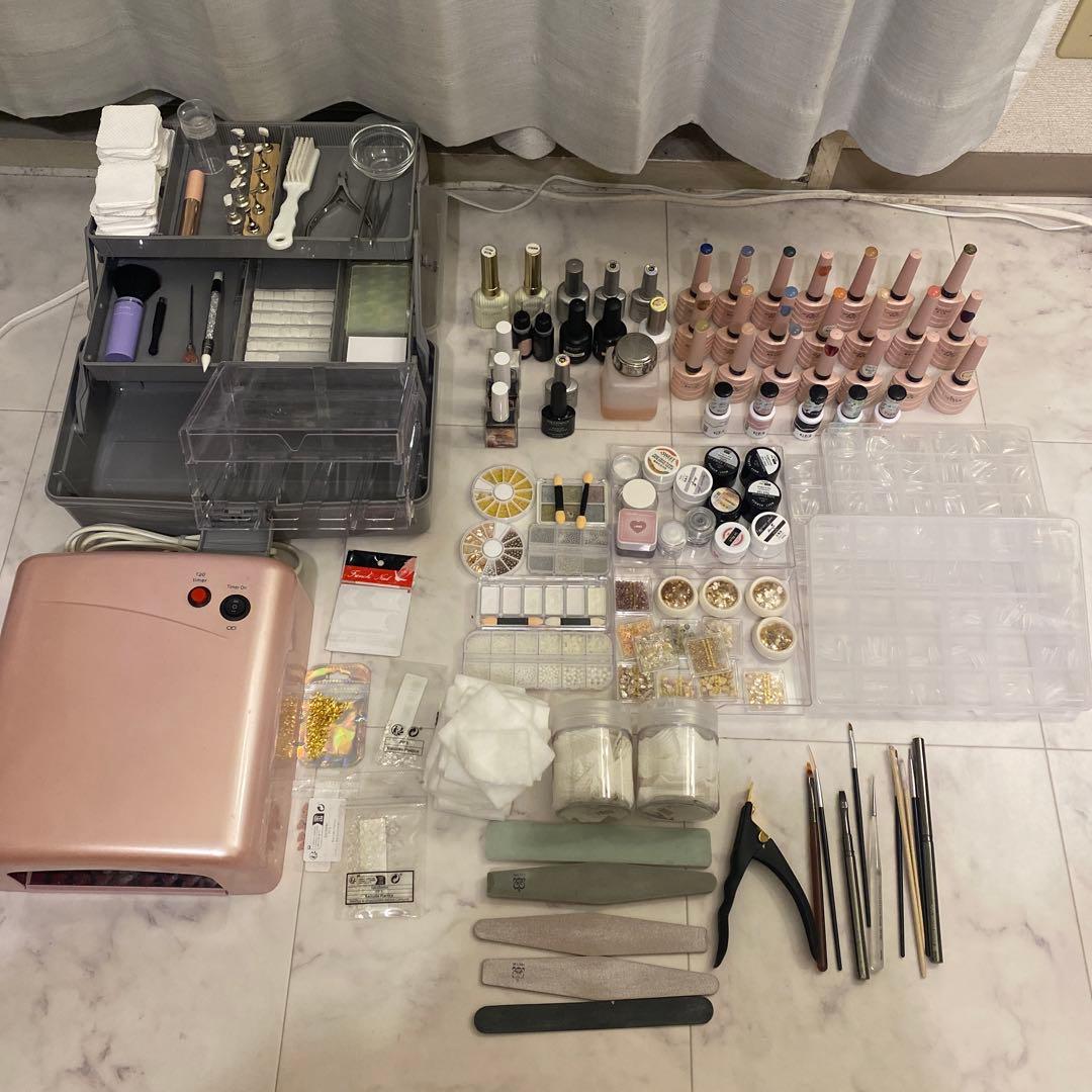 ジェルネイル 引退品 容量多 パーツ多数 ネイルポリッシュ ネイルチップ多数