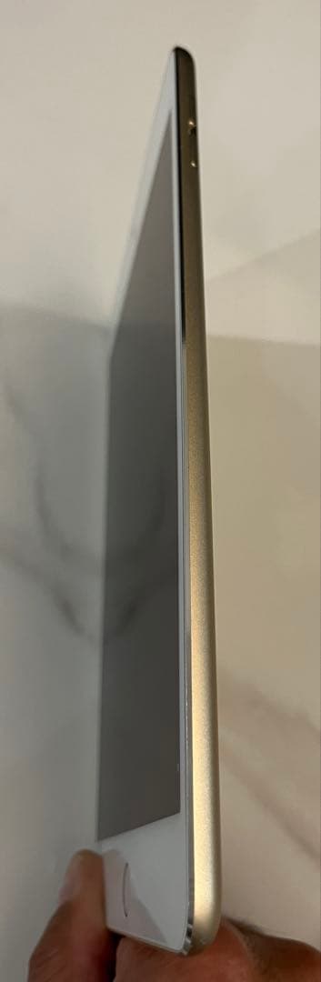 あや iPad mini4 Wi-Fiモデル　128GB ゴールド