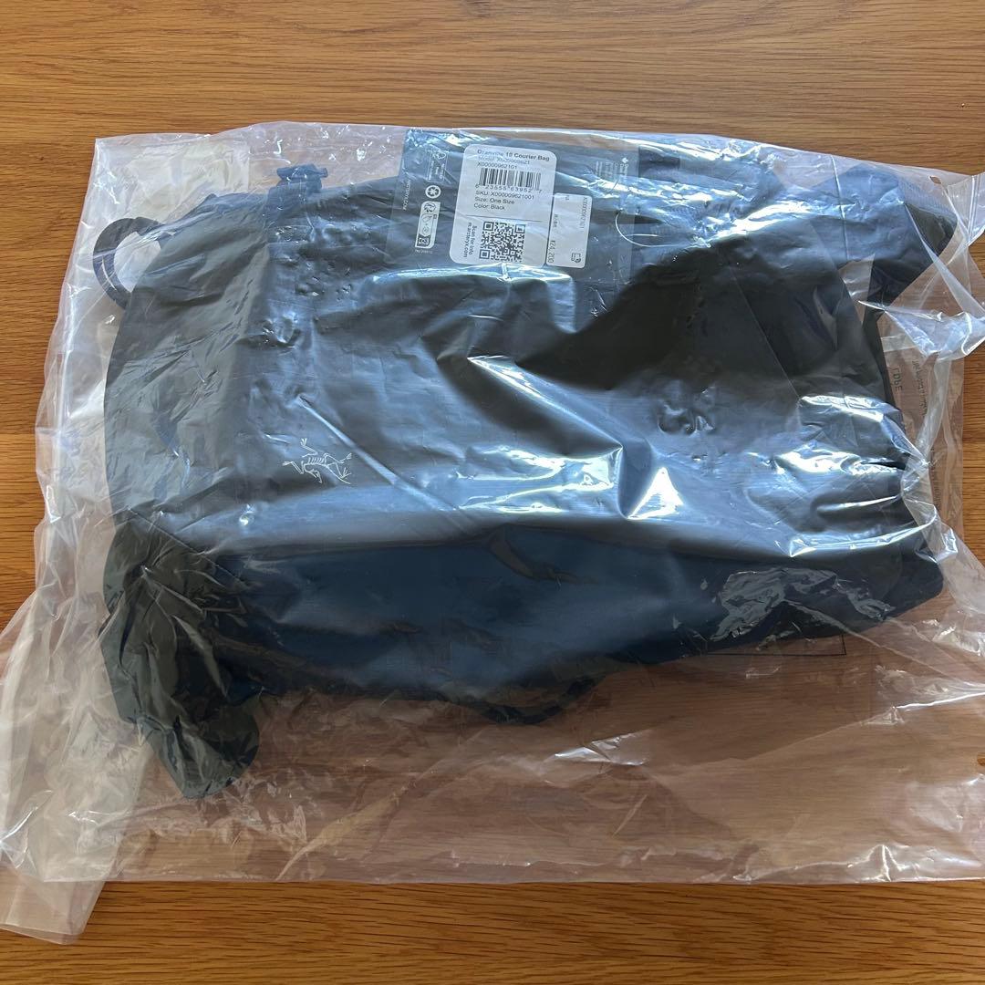 入手困難！新品未使用！アークテリクス　グランヴィル10 クーリエ　BLACK