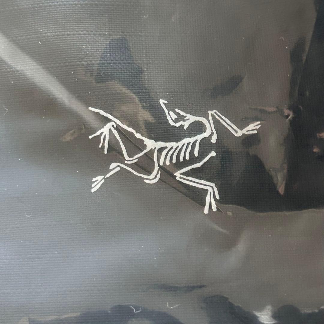 入手困難！新品未使用！アークテリクス　グランヴィル10 クーリエ　BLACK