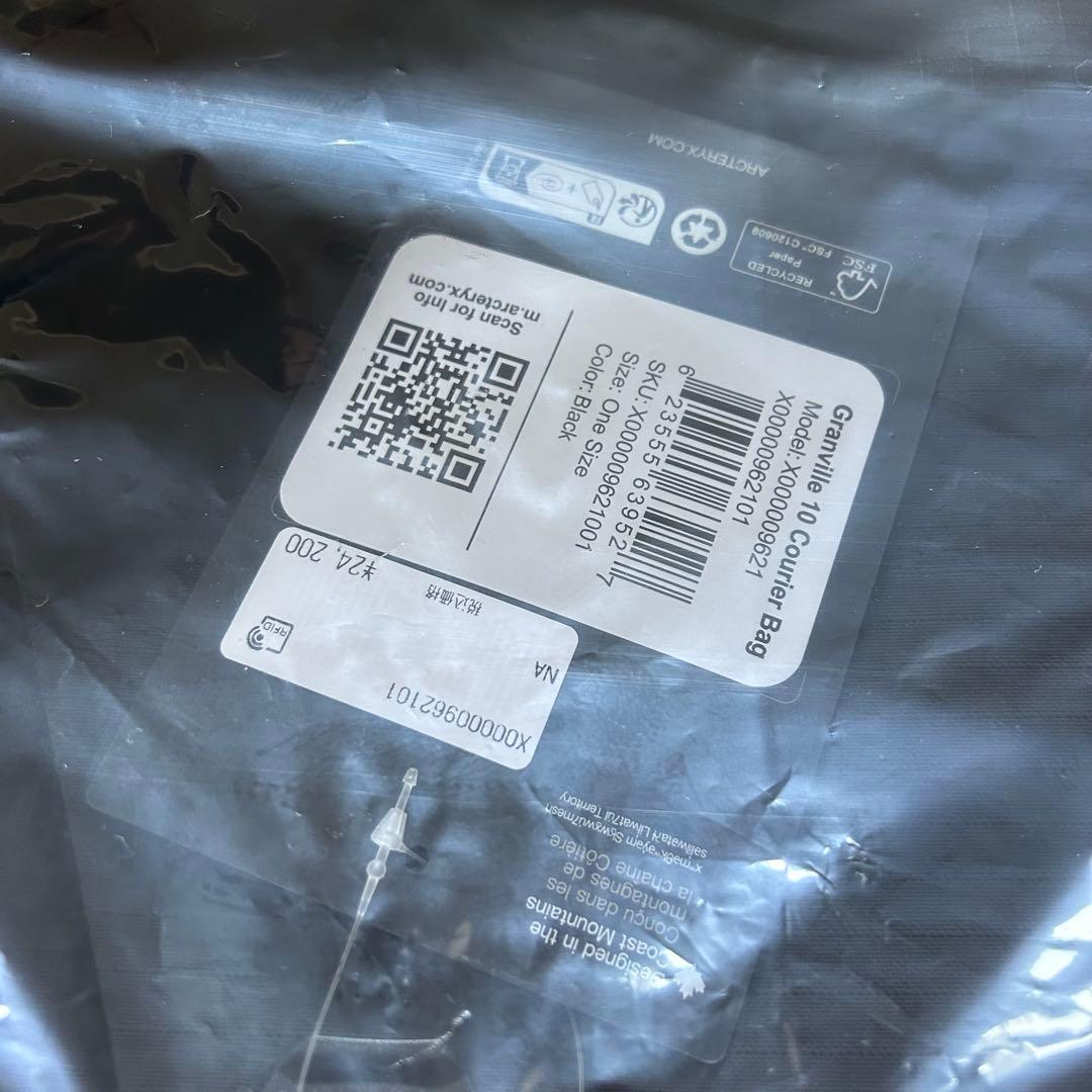 入手困難！新品未使用！アークテリクス　グランヴィル10 クーリエ　BLACK