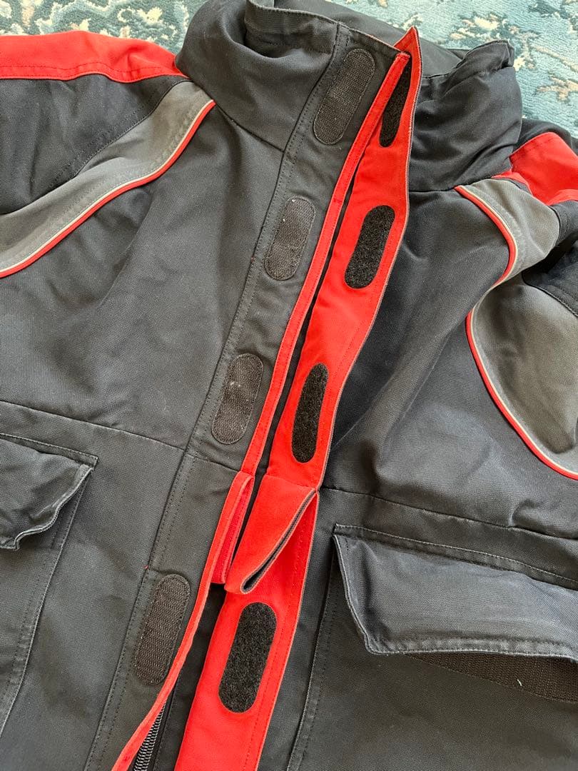 バレンシアガ Cシェイプ マウンテンパーカーブルゾン メンズ 46