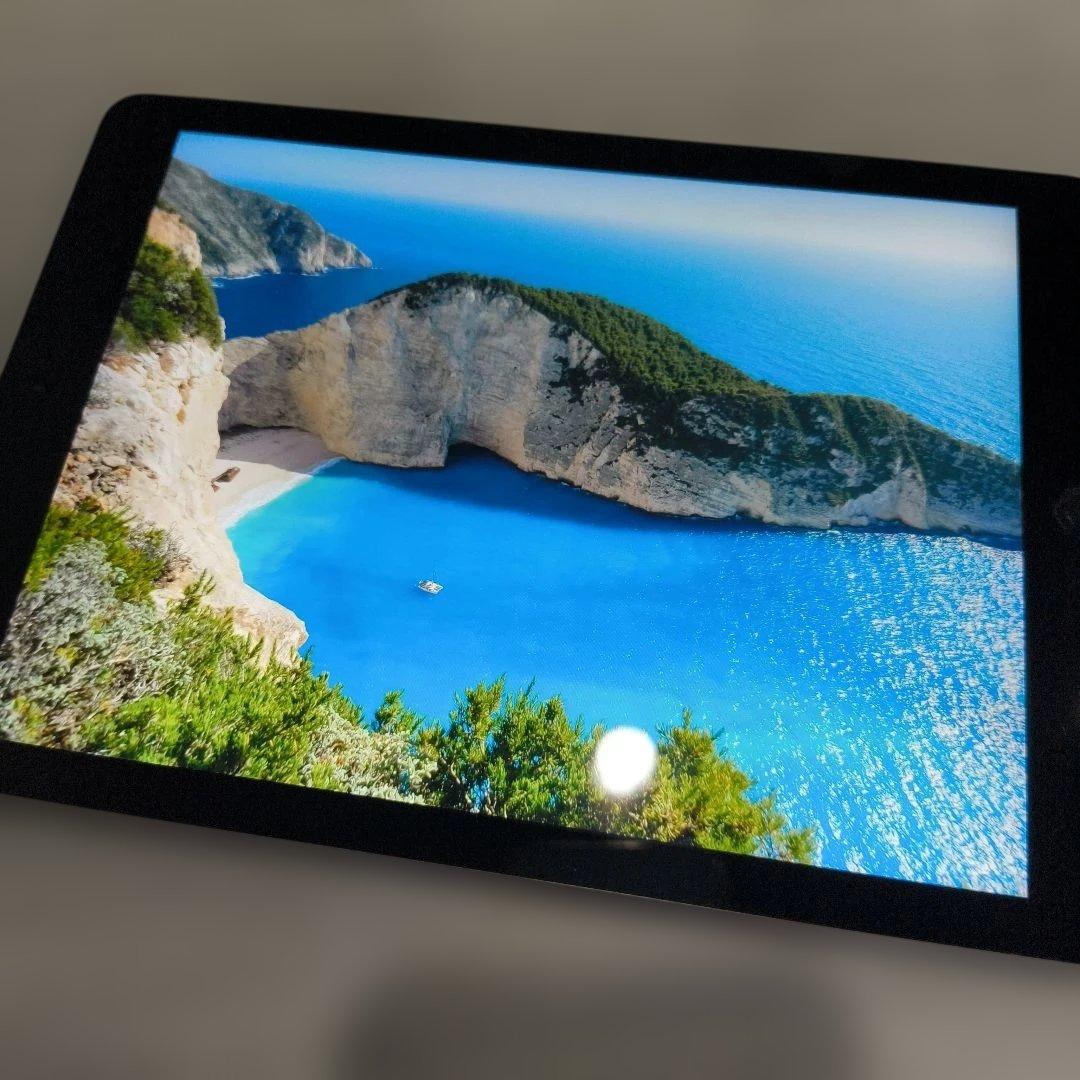 【美品】iPad 第5世代 WiFi 32GBスペースグレイ＋ペン＋充電器＋線