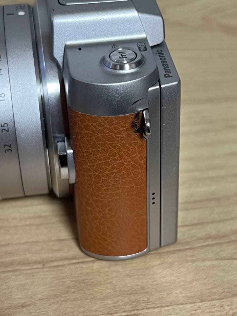 Panasonic DMC-GF7W ミラーレス一眼 カメラ