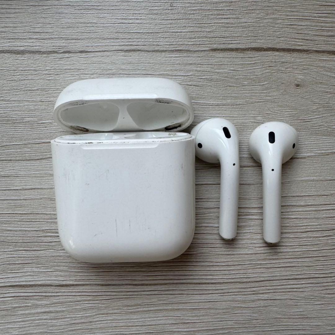 正規品　AirPods 第二世代 本体 ホワイト 充電ケース 箱 付属品あり