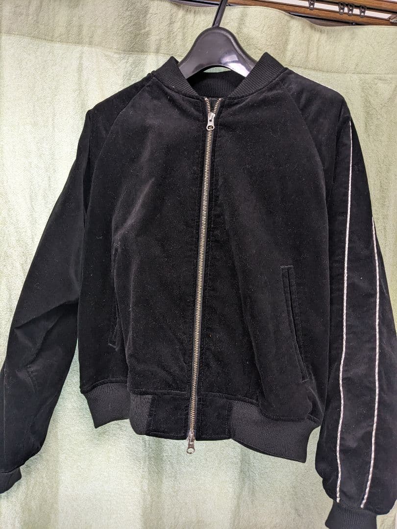 BEAMSベロアスカジャン