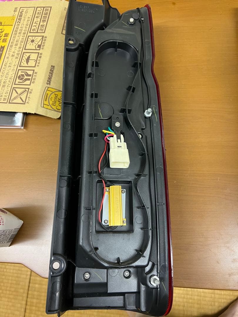 ハイエース　ダズフェローズ　テールランプ