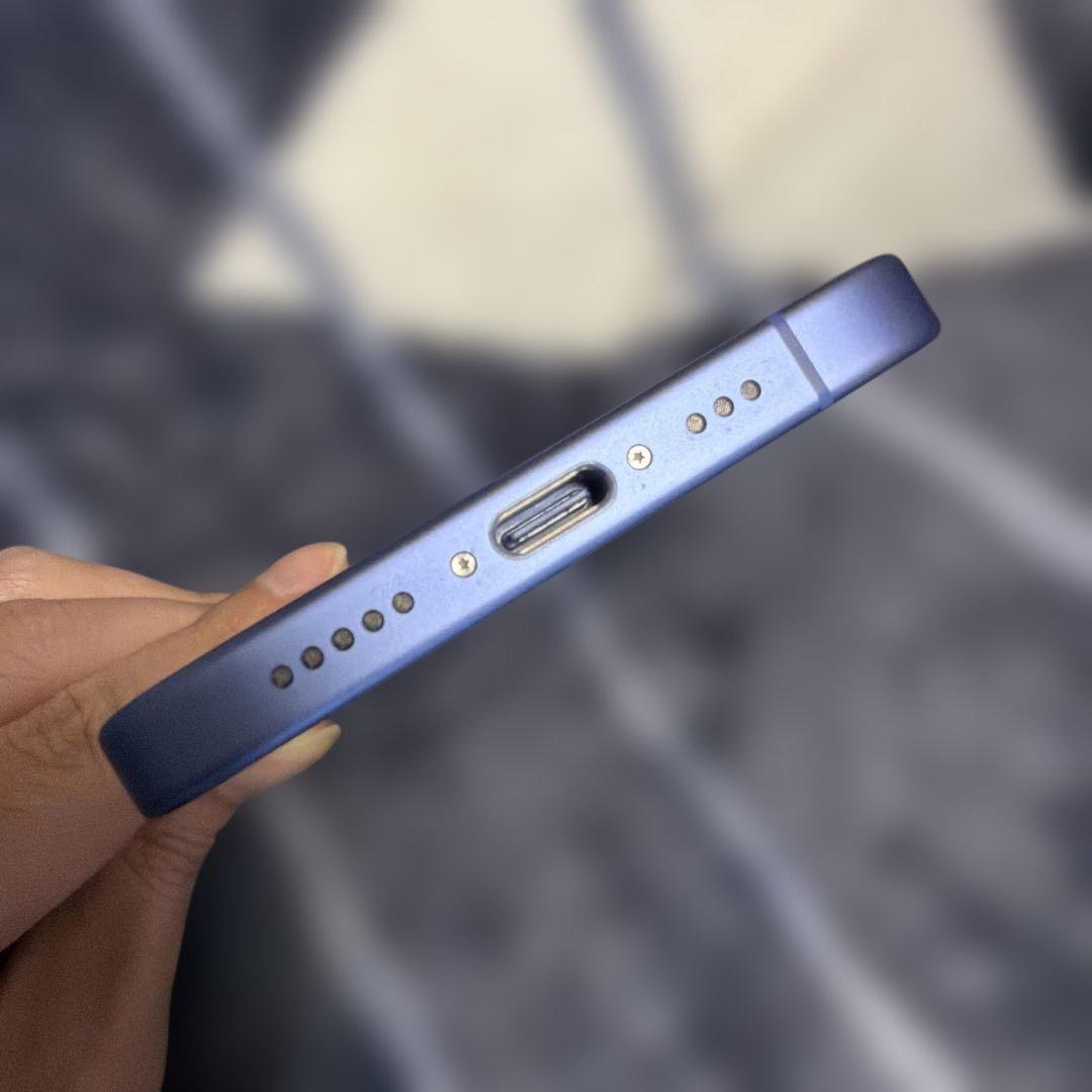 r*o様 Apple iPhone 16 ブルー 256GB 本体とケース付き