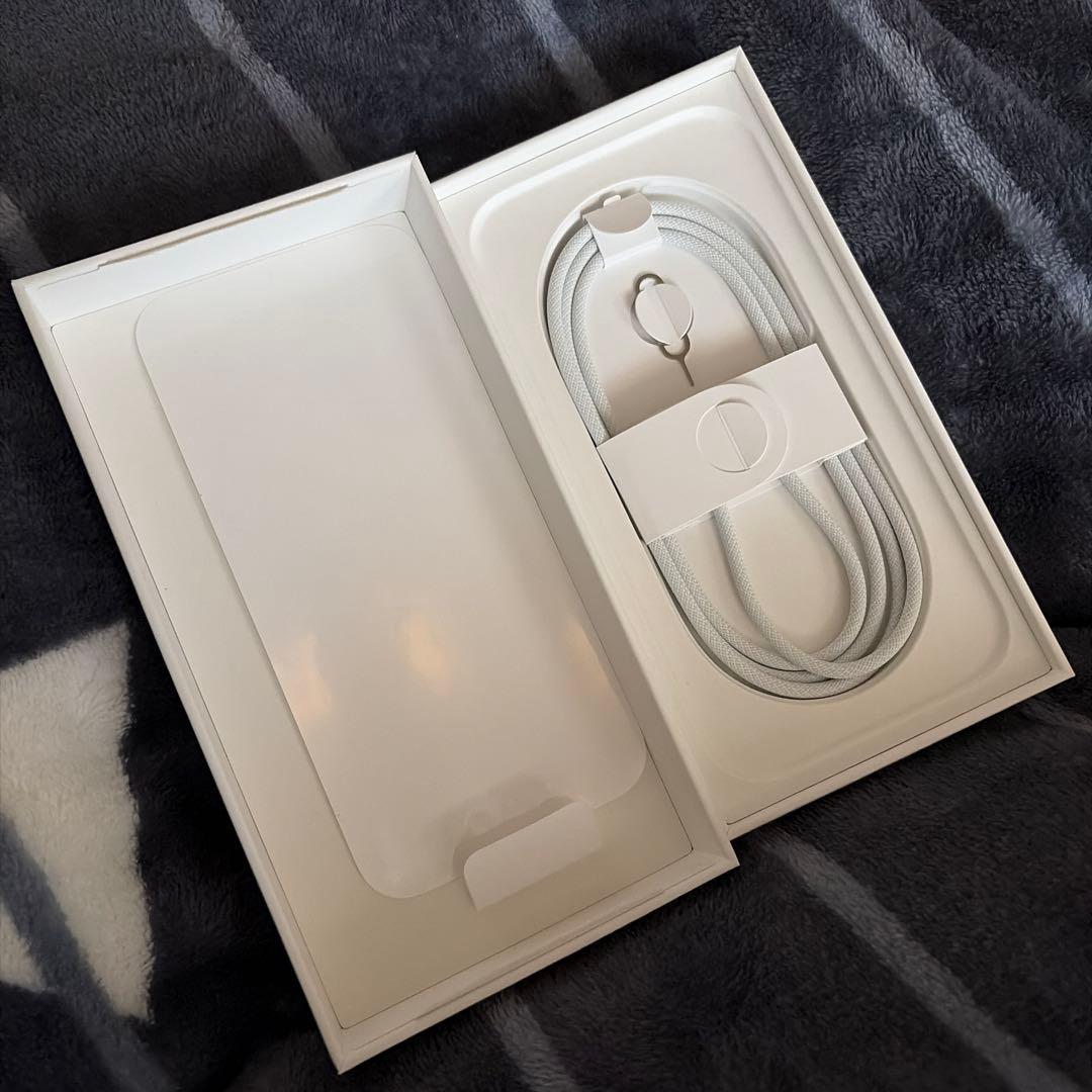 r*o様 Apple iPhone 16 ブルー 256GB 本体とケース付き