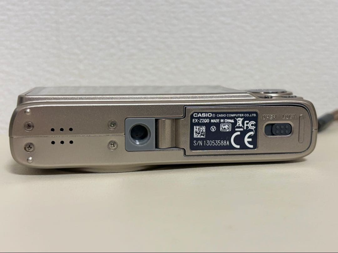 値下げ中 美品 CASIO カシオ EXILIM EX-Z200 シルバー