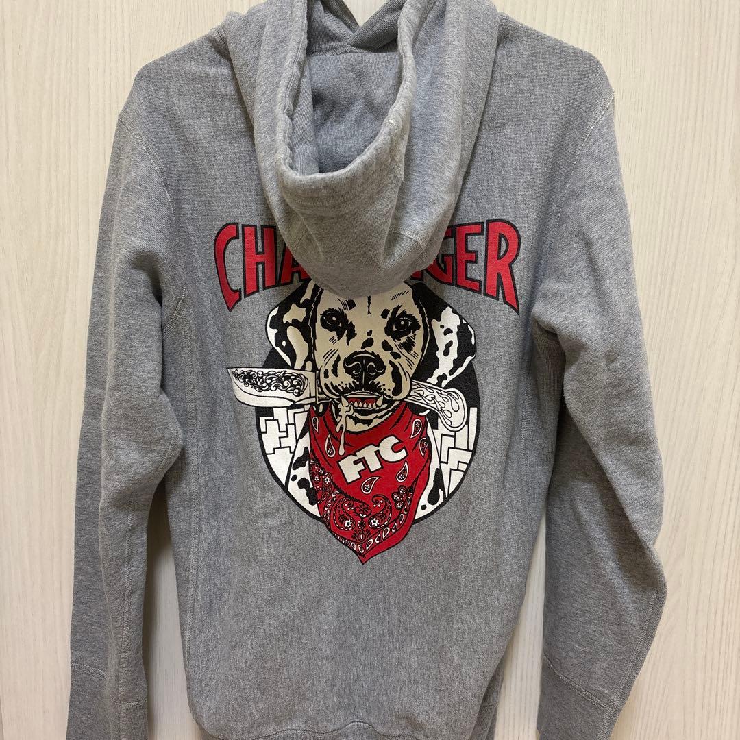 野村周平 CHALLENGER FTC パーカー