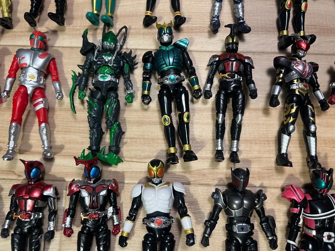 ゆ*く様 バンダイ )装動 SO-DO / 仮面ライダー 約100体 まとめ売り