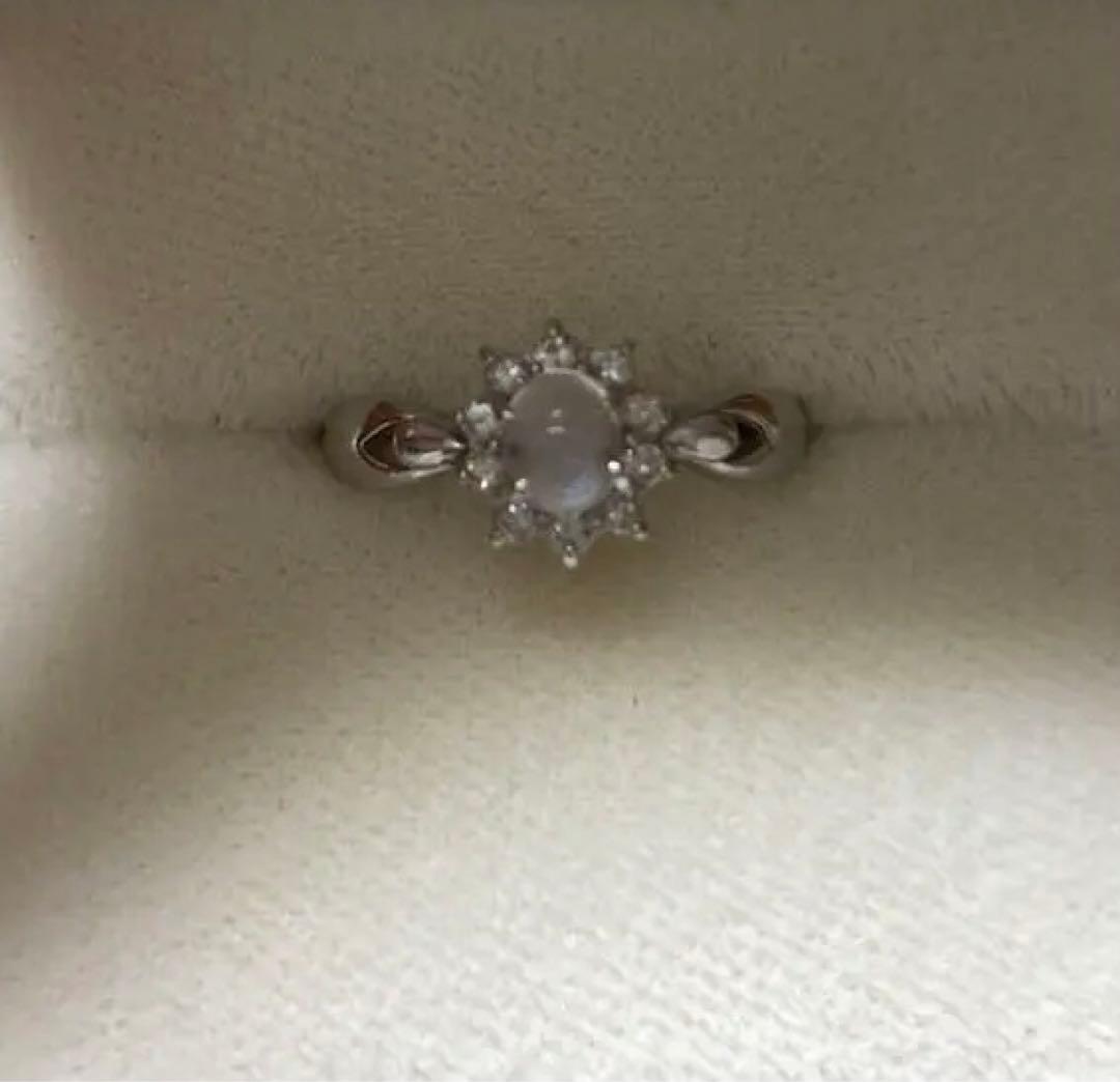 ムーンストーンとダイヤの花形リング 7号