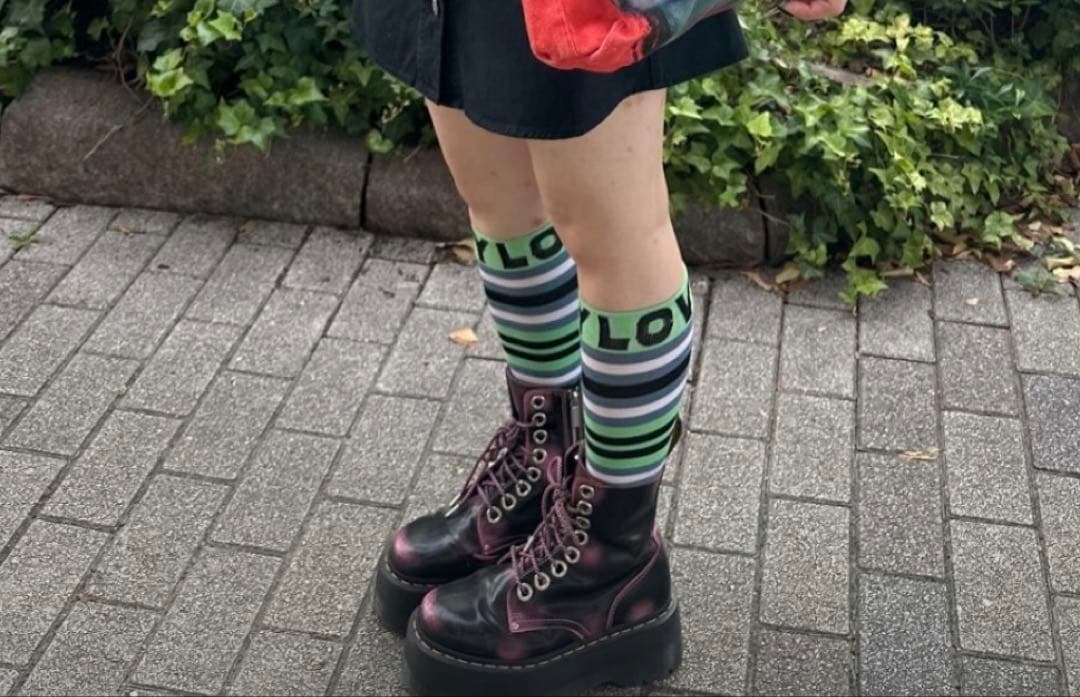 ドクターマーチン Dr.Martens バレンタイン限定ブーツ　ピンク×ブラック