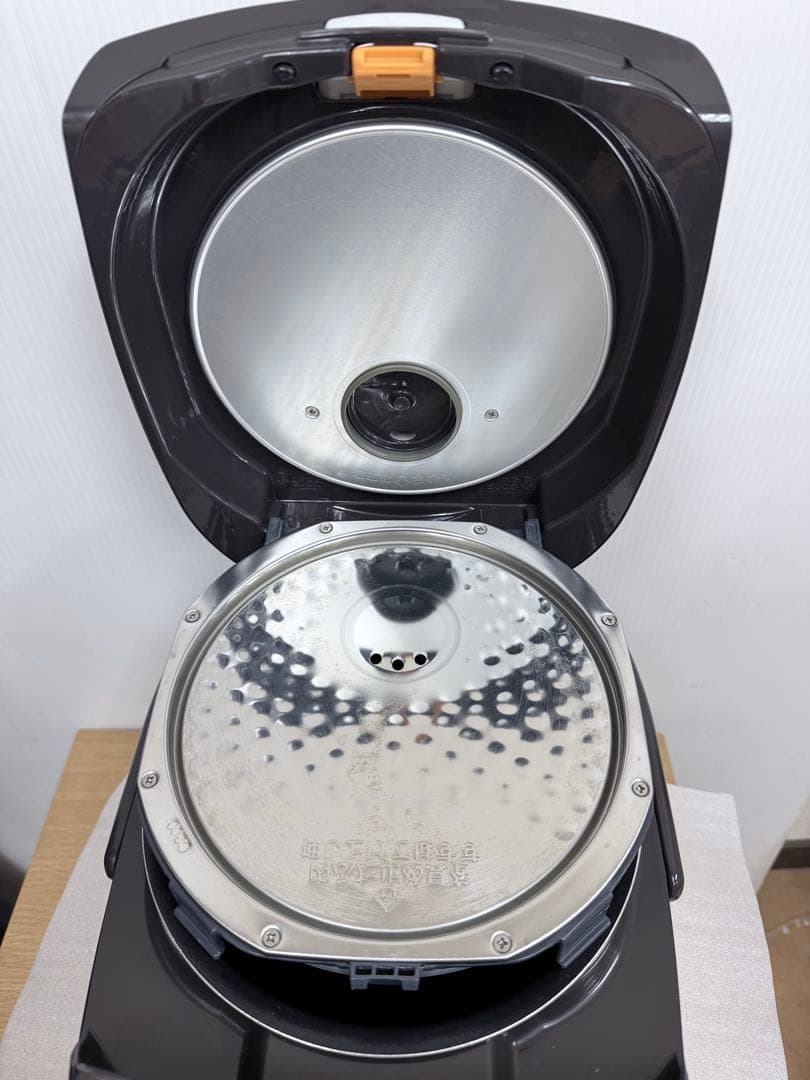 象印 ZOJIRUSHI IH炊飯ジャー NW-VS10 1.0L 2023年製