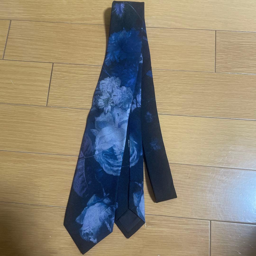 ラッドミュージシャン　花柄ネクタイ