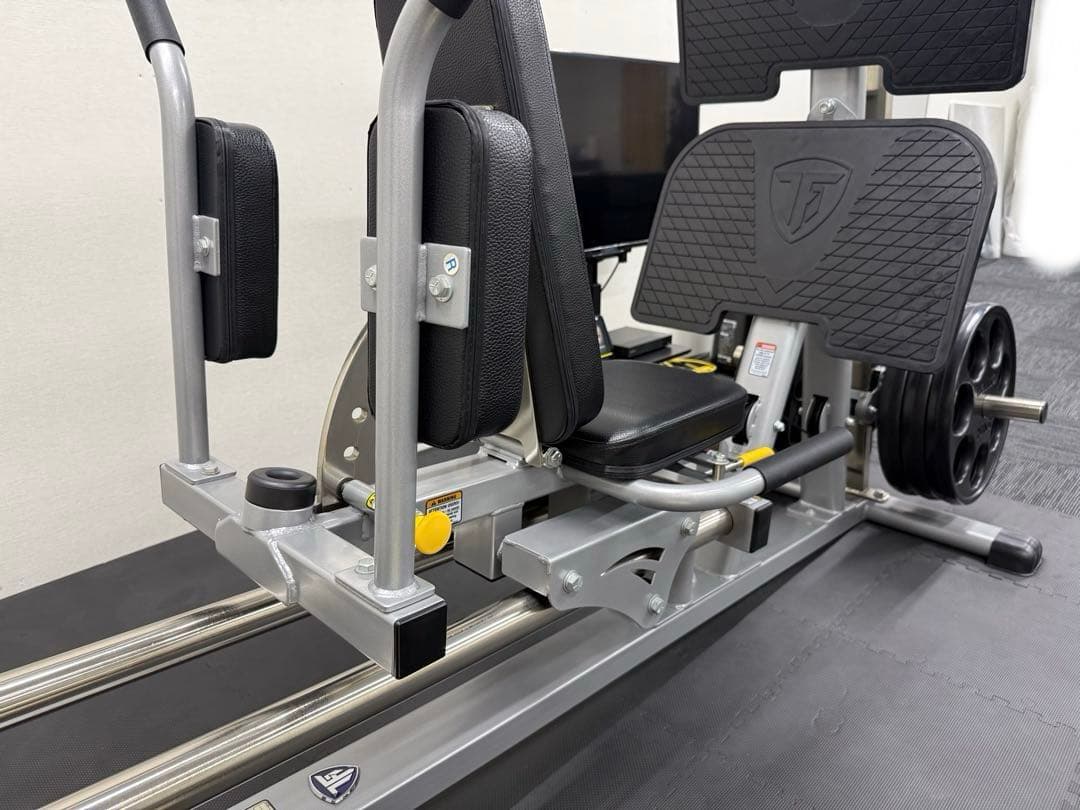 タフスタッフ　ハックスクワット/レッグプレスCLH-300 本体のみウェイトなし