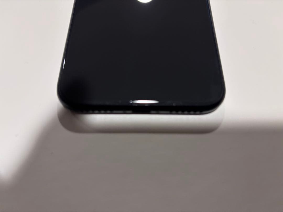 iPhone SE 第2世代 64GBブラック バッテリー最大容量83%