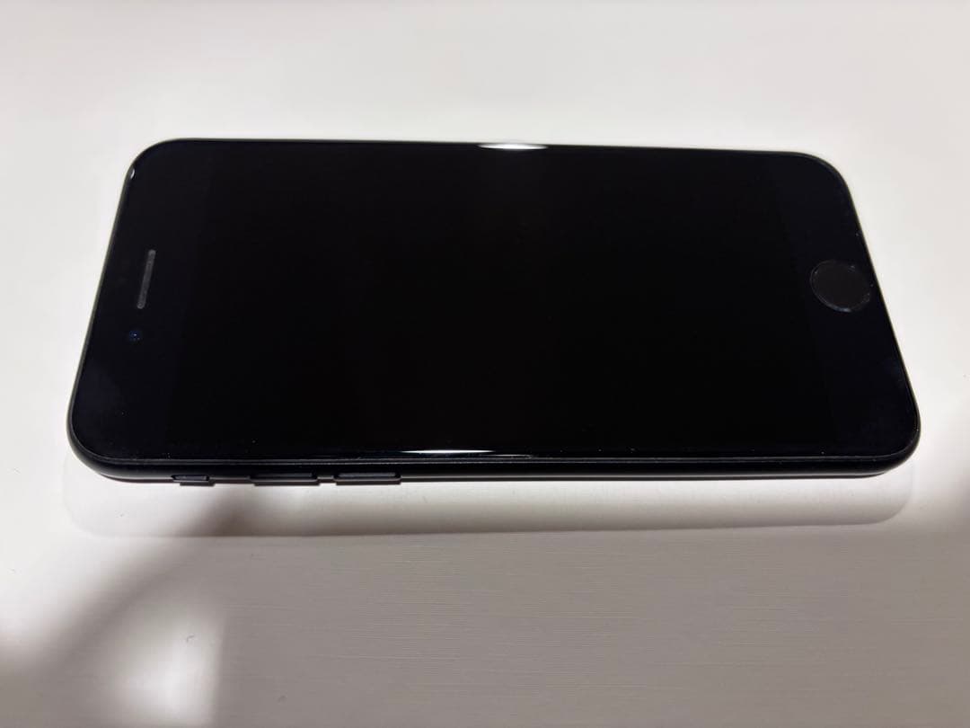 iPhone SE 第2世代 64GBブラック バッテリー最大容量83%