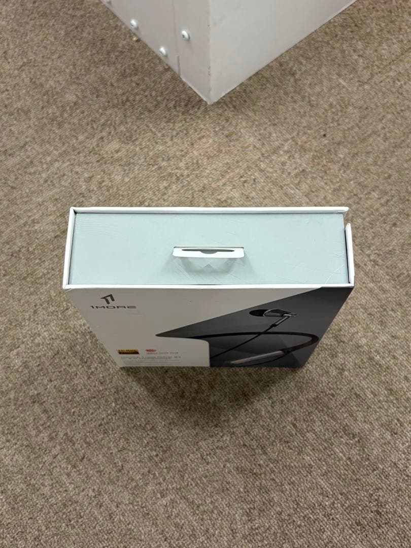 【新品未使用】1MOREトリプルドライバーブルートゥースHi-Res