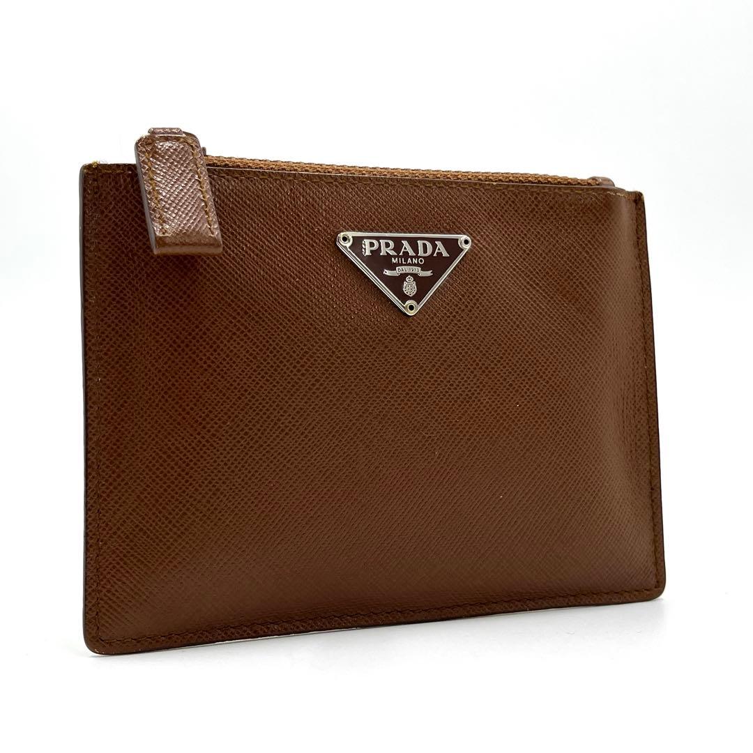 美品・希少モデル プラダ ケース 三角ロゴ 白タグあり サフィアーノレザー