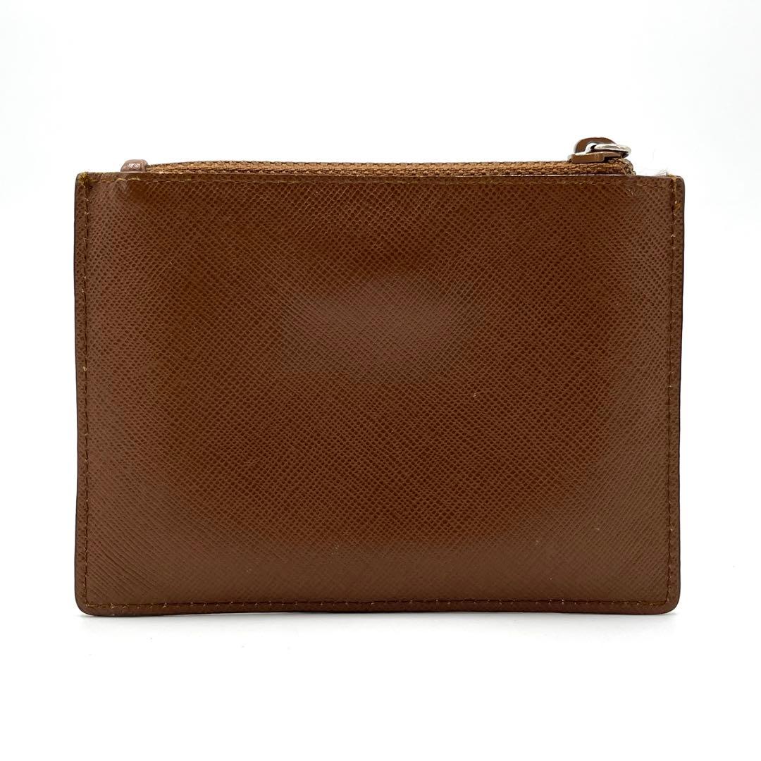 美品・希少モデル プラダ ケース 三角ロゴ 白タグあり サフィアーノレザー