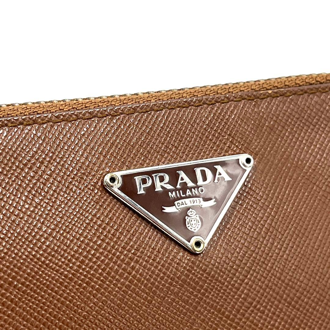 美品・希少モデル プラダ ケース 三角ロゴ 白タグあり サフィアーノレザー