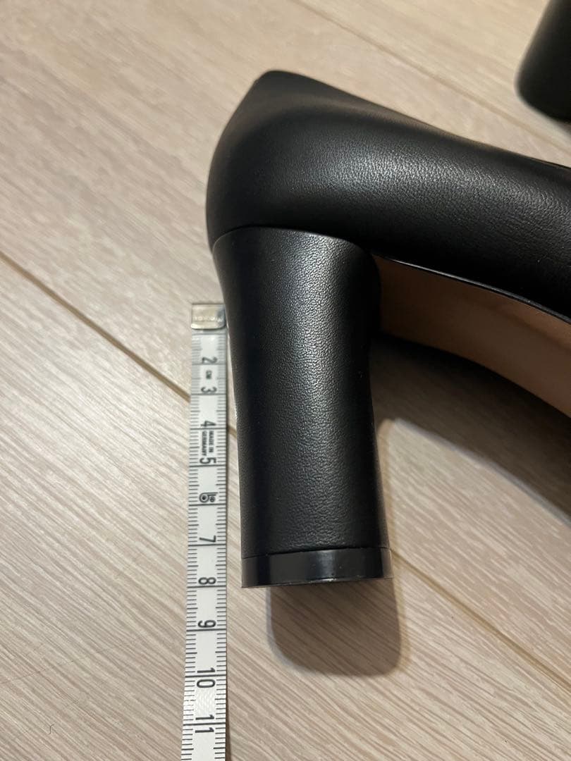 PELLICO（ペリーコ）のスクエアトゥヒールパンプス