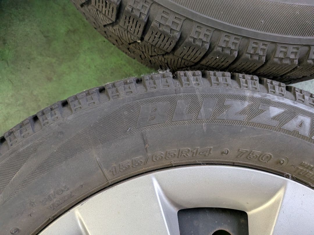BLIZZAKスタッドレス155/65R14インチ ホイールセット　ダイハツ純正