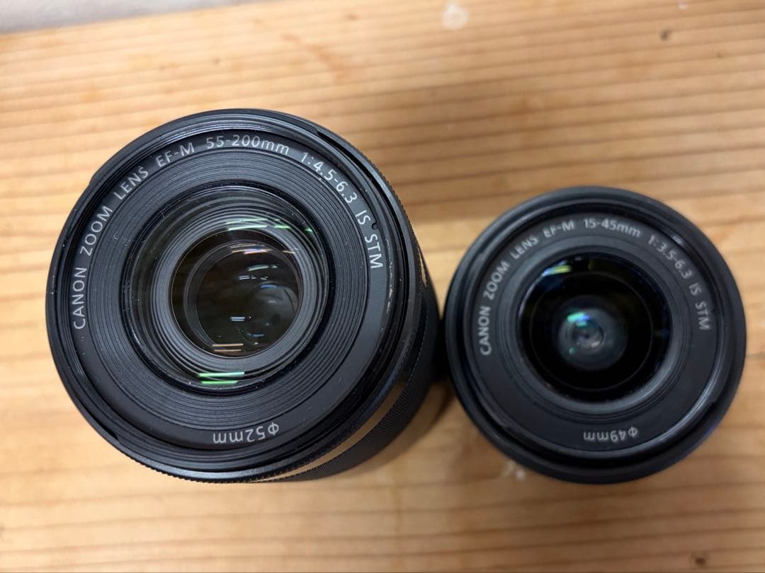 Canon EOS Kiss M ダブルズームキット ミラーレス