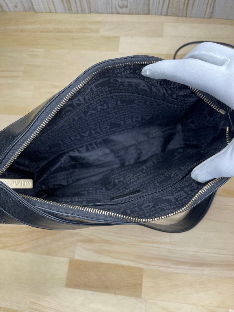 CHANEL 黒 レザー ショルダーバッグ キルティング