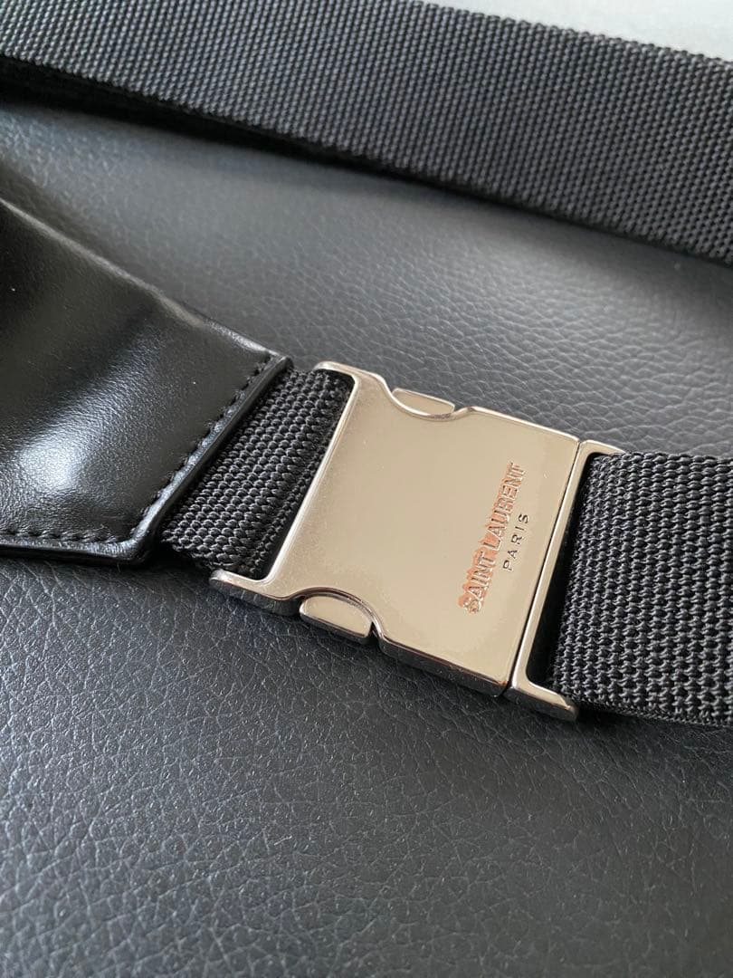 【極美品】Saint Laurent サンローラン ボディバッグ ウエストバッグ