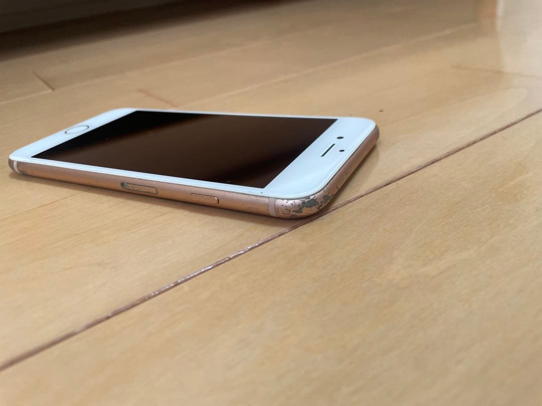 S*）様 iPhone8 64GB機能不良、背面割れあり、専用箱無し本体のみ
