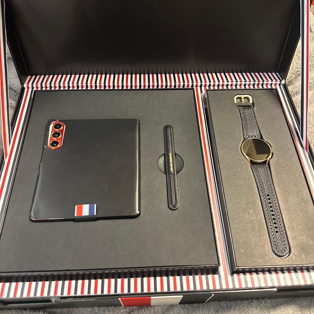 Thom Browneトムブラウン Galaxy Z Fold5 watch6