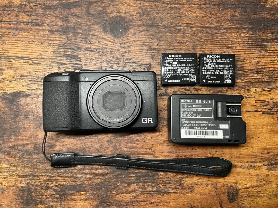 【美品】RICOH GRⅡ APS-Cサイズ シャッター回数2449回