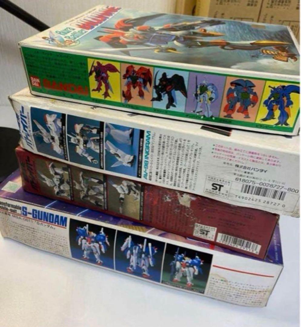 【レア】バンダイ ガンダムプラモデル 4点セット + コンバトラーV 設定資料集