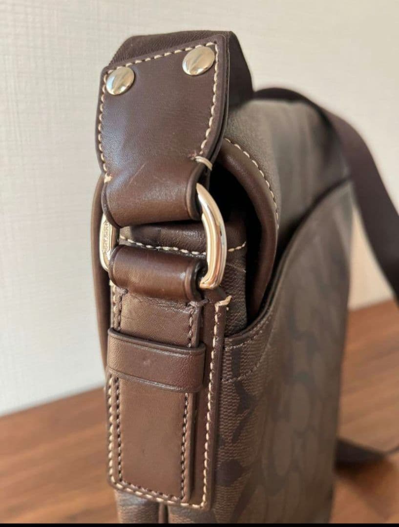 COACH シグネチャー、メッセンジャーショルダーバッグ