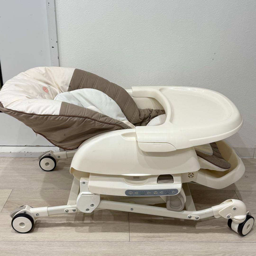 Combi コンビ　ネムリラ　オートスウィング　ハイローチェア　自動　ホワイト