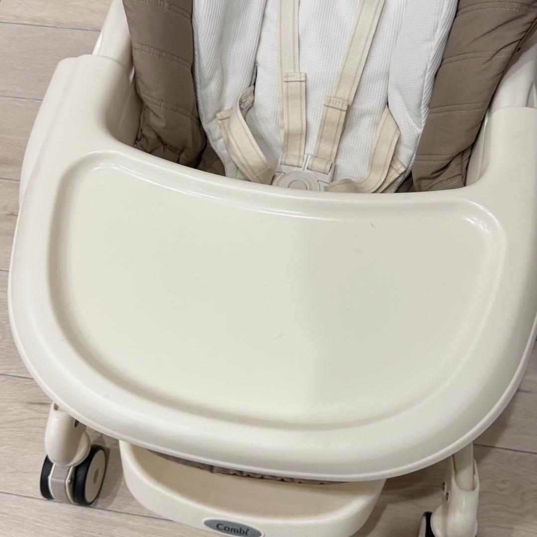Combi コンビ　ネムリラ　オートスウィング　ハイローチェア　自動　ホワイト