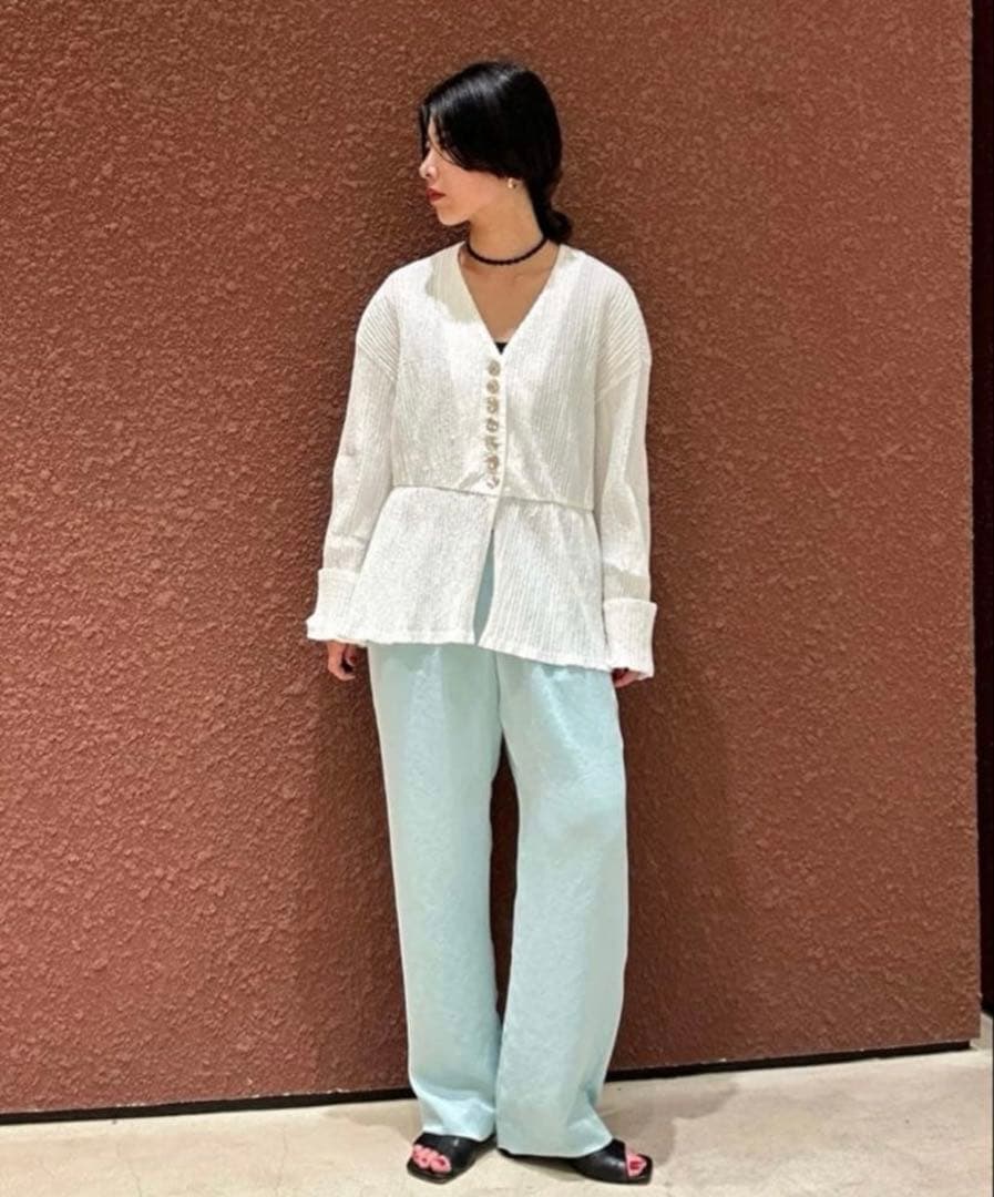 美品　roku ホワイトVネックボタンシャツ 37400円