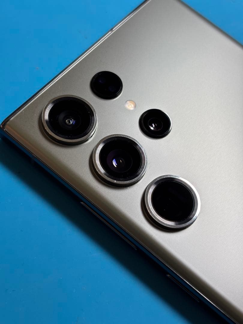 極美品 Galaxy S23 Ultra docomo版 SIMフリー