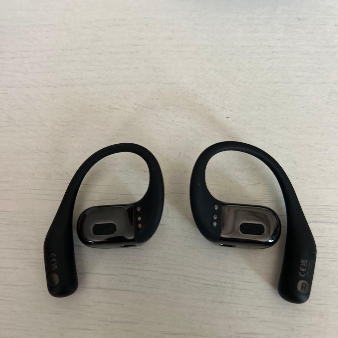 ケ*ー様 SHOKZ OPENFIT ワイヤレスイヤホン ブラック 充電ケース付