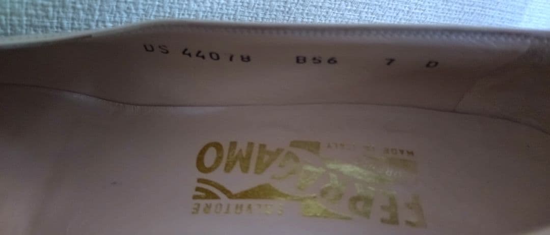 フェラガモ　高さ5cm　美品　7D　24センチ