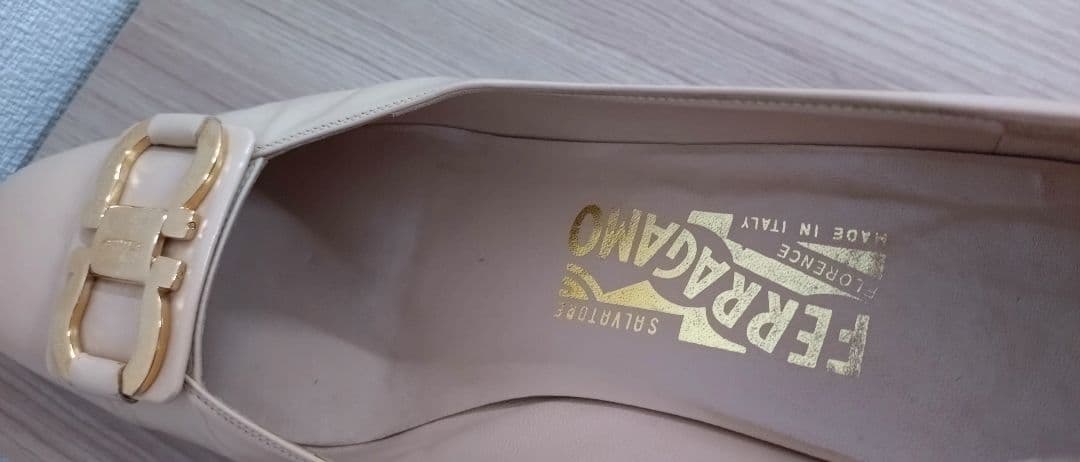 フェラガモ　高さ5cm　美品　7D　24センチ