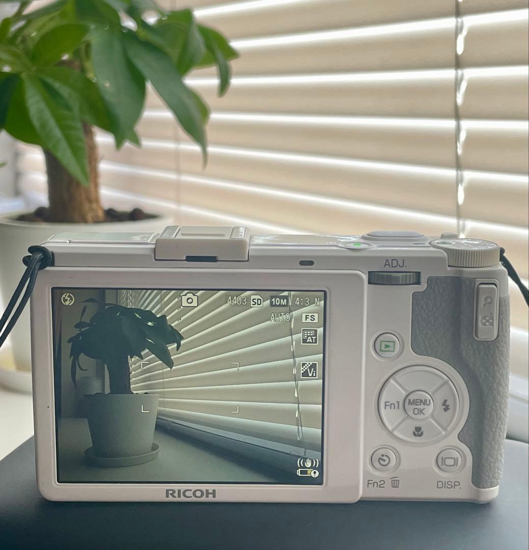 デジタルカメラ GR DIGITAL IV white Edition