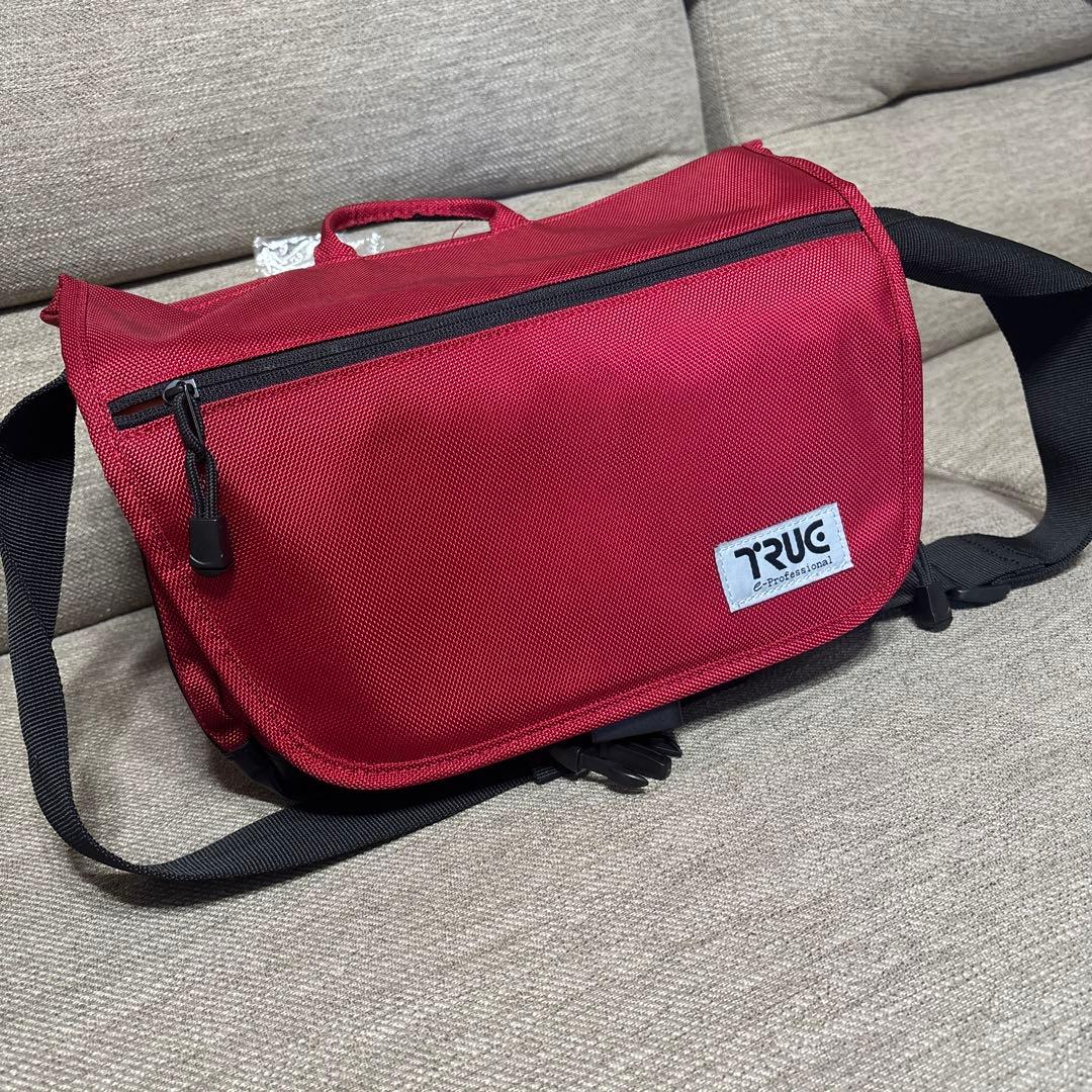 Nikon D3400 レッドWズームキット+ TRUCバッグ